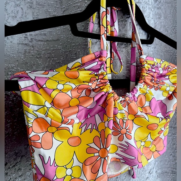 FLORAL CROPPED HALTER TOP - Picture 2 of 3